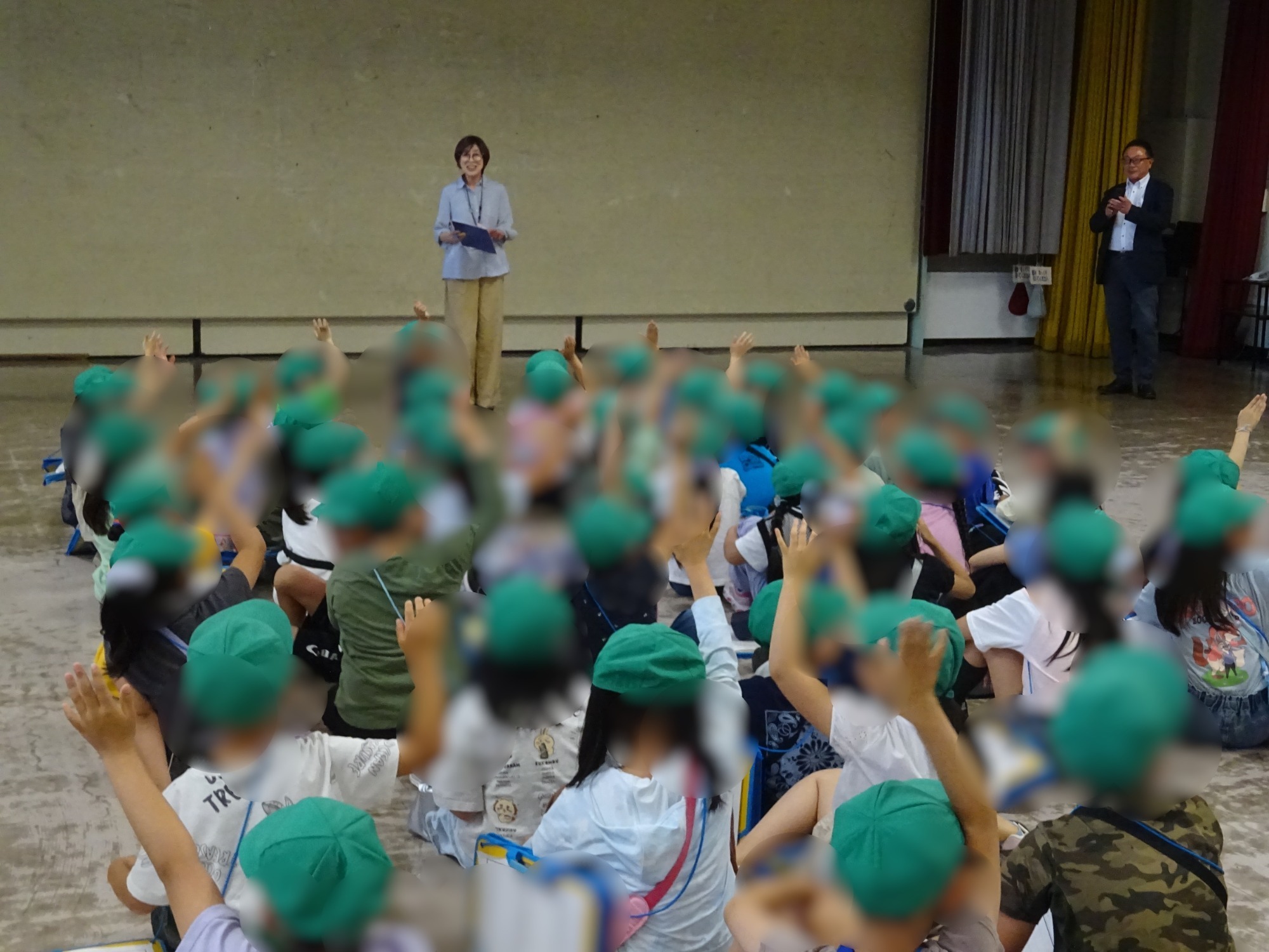 写真:白楊小学校2年生見学